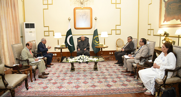 Wafaqi Mohtasib, Mr. Ejaz Ahmad Qureshi calling on the President Mr. Asif Ali Zardari at Aiwan-e-Sadr, Islamabad in connection with presentation of the Annual Report - 2024 on March 25, 2025.