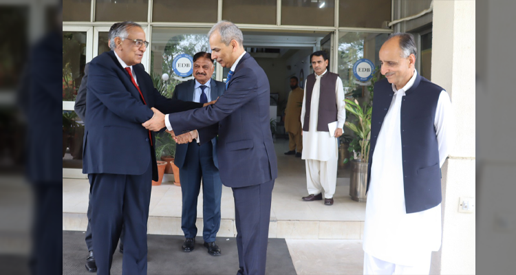 The Wafaqi Mohtasib Mr. Naveed Kamran Baloch being received by Federal Tax Ombudsman, Mr. Zafar Ul Haq Hijazi on his arrival at the Federal Tax Ombudsman's office in Islamabad on 01-04-2026.