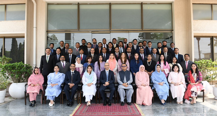 A group photograph of the participants of the 39 Senior Management Course at NIPA Office, Islamabad with Federal Ombudsman, Mr. Naveed Kamran Baloch on the eve of his visit to NIPA, Islamabad on 08.05.2026.