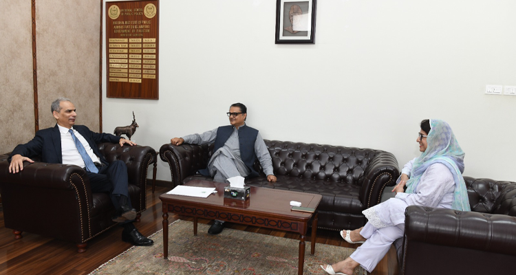The Director General NIPA Islamabad briefing the Federal Ombudsman, Mr. Naveed Kamran Baloch about his organization on the eve of former’s visit to NIPA, Islamabad on 08.05.2026.
